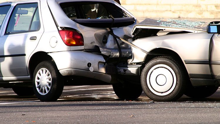 Unfall beim Abschleppen eines Autos: Wie weit geht die
