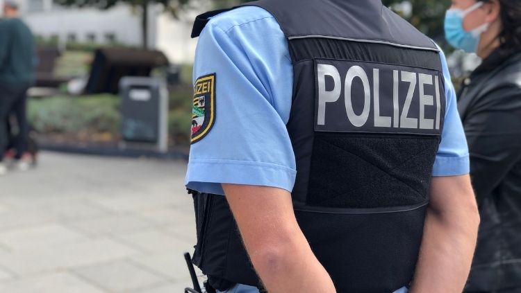 Was darf die Polizei bei einer Personenkontrolle? - Deutsche Anwaltauskunft