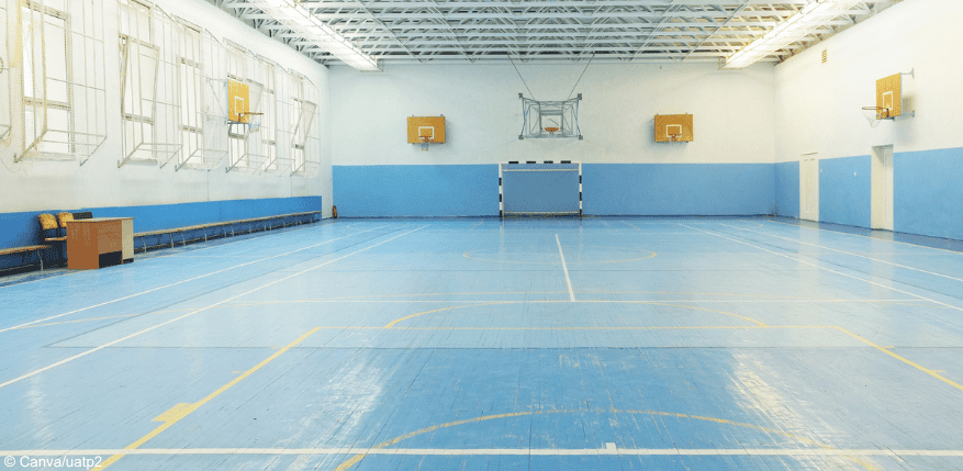 Schulverbot: Eine Sporthalle an einer Schule.