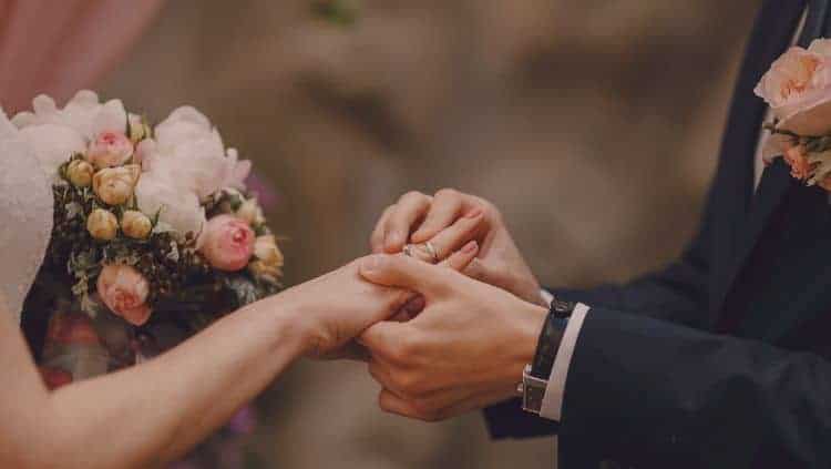 Hochzeit Namen: Nimmer sie seinen oder er ihren an?