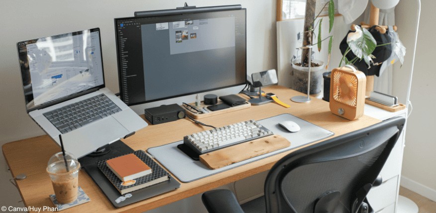 Eingerichtetes Homeoffice.