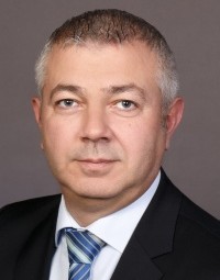 Dr. Servet Pinarak