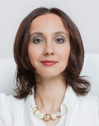 Dr. Arabella Pooth
