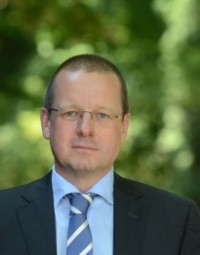 Enver Schrömbgens, Lawyer