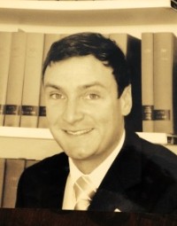 Dr. Marius Breucker