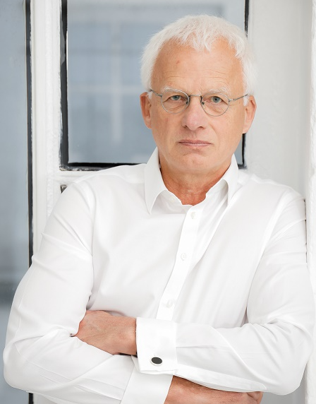 Dr. Stephan Hees