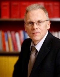 Dr. Lutz Förster