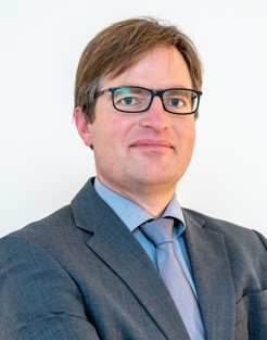 Dr. Mathias Trost