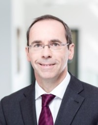 Dr. Axel Kampmann
