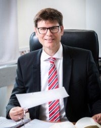 Dr. Marcel Vachek