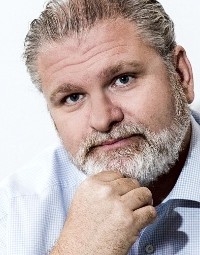 Dr. Andreas R. J. Schnee-Gronauer
