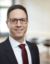 Dr. Robert Schiller