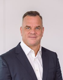 Dr. Arne Löser