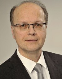 Dr. Bernhard Schrameck
