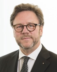 Prof. Thomas Thierau