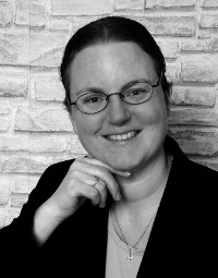 Dr. Claudia R. Cymutta