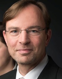 Oliver Groll