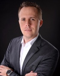 Tim Oliver Feber