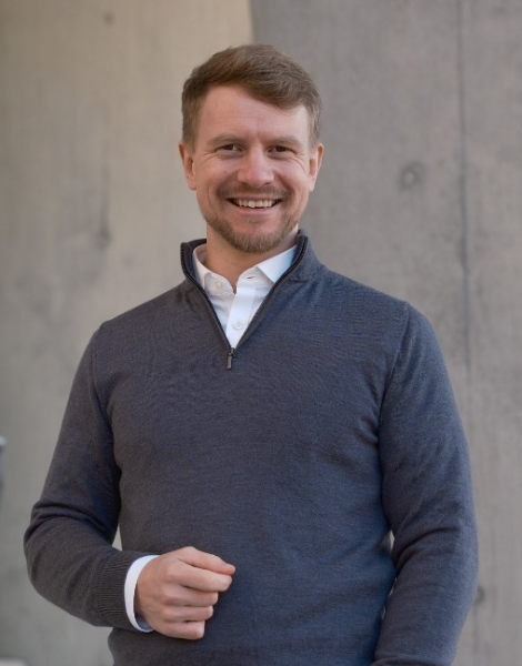 Dr. Lukas Lindner