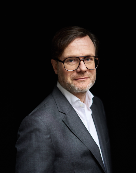 Arne Schwemer, LL.M. (London)