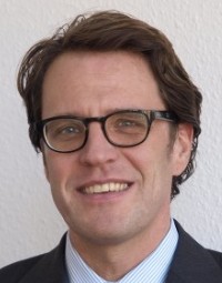 Dr. Arne Koch