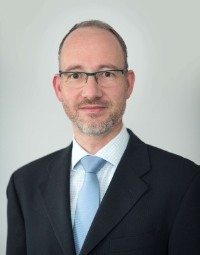 Dr. Dominik Herfs