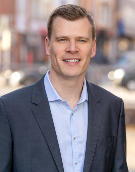 Dr. Oliver Daum