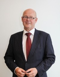 Dr. Rolf Köster