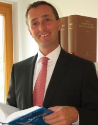 Dr. Tobias Schott